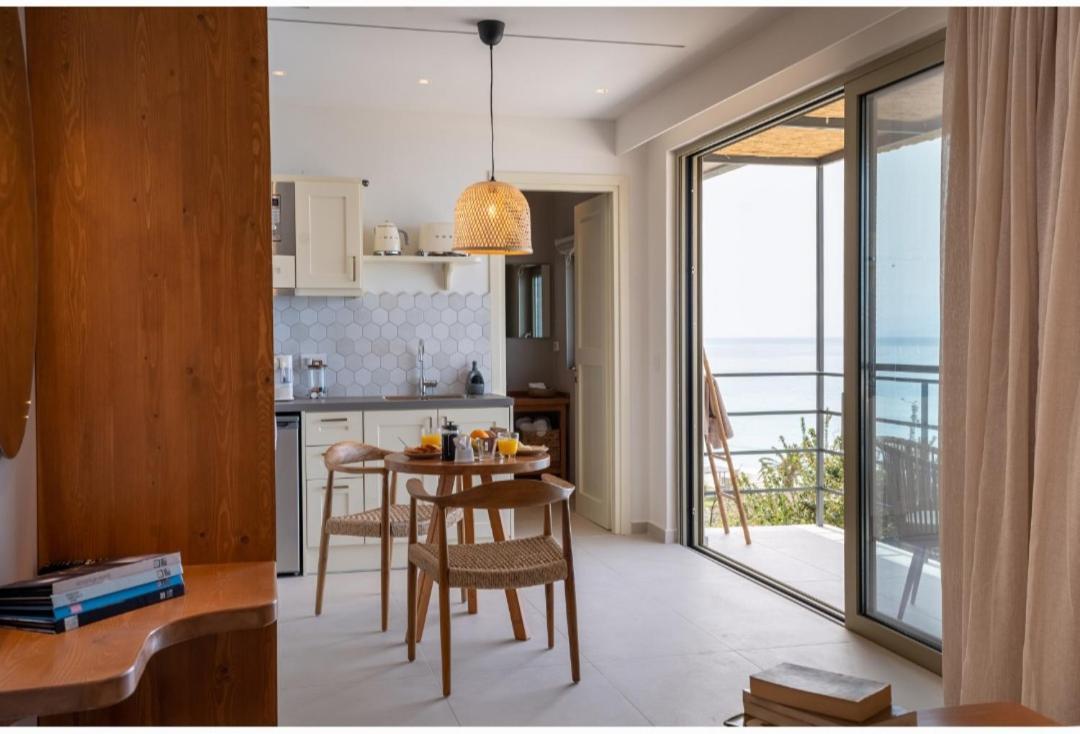 Thea Beachfront Suites In Lourdas Beach Lourdata  Zewnętrze zdjęcie